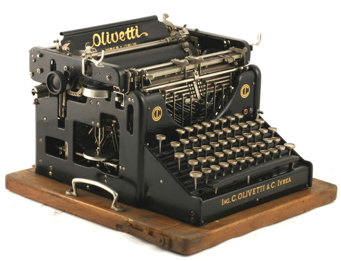 Olivetti M1 Typewriter